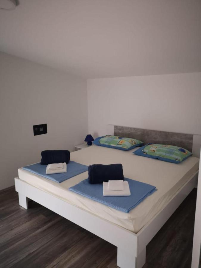 Apartments Tara Ražanac Exteriér fotografie